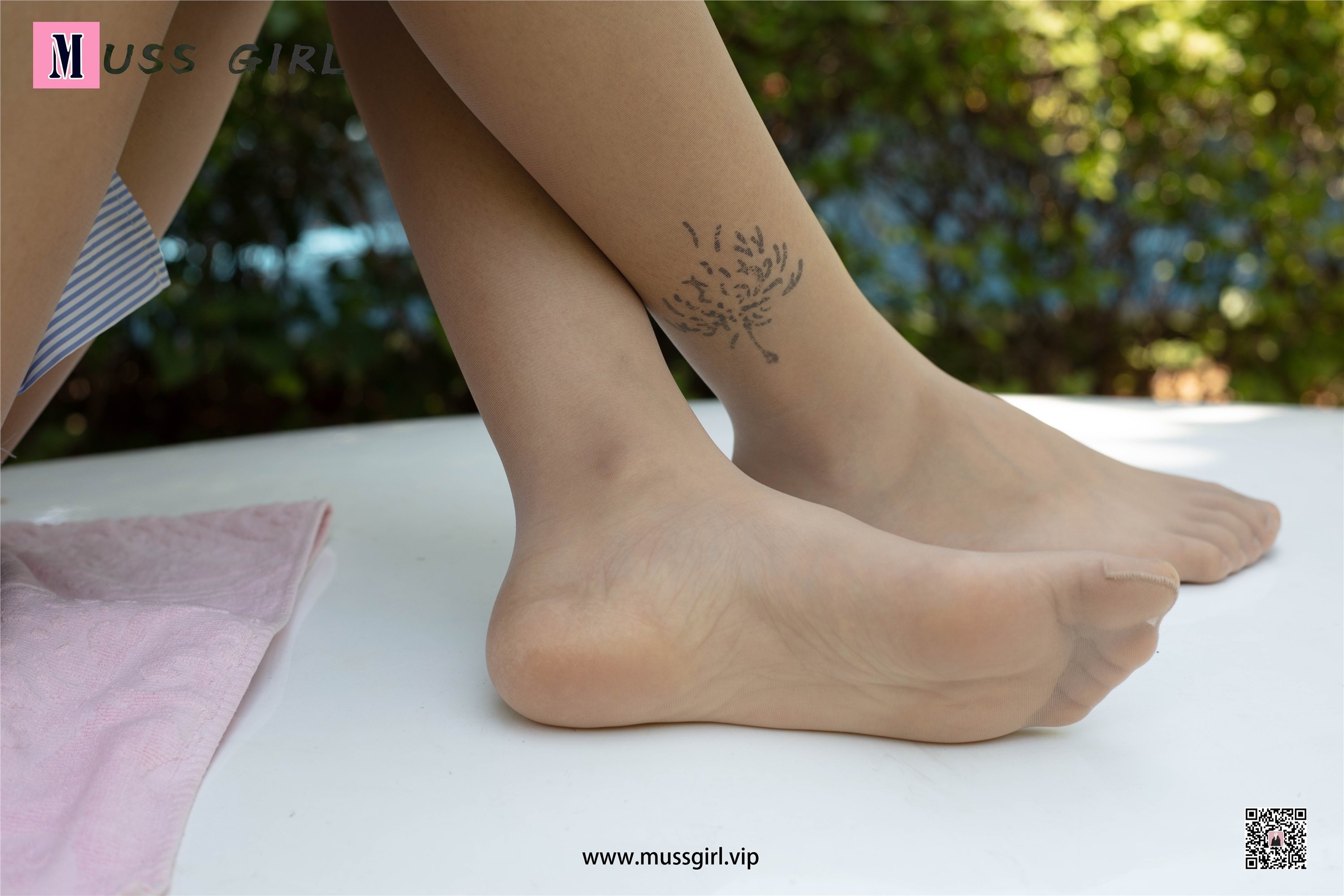 MussGirl慕丝女郎  NO.211 牛仔热裤肉丝美女